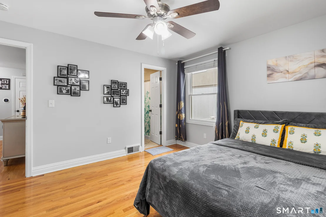 Photo of 1710 Stratfield Road