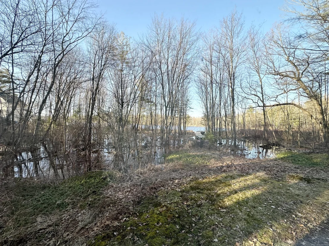 Photo of 418 Lake Road