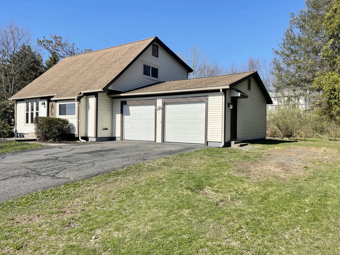 Photo of 54 Village Circle