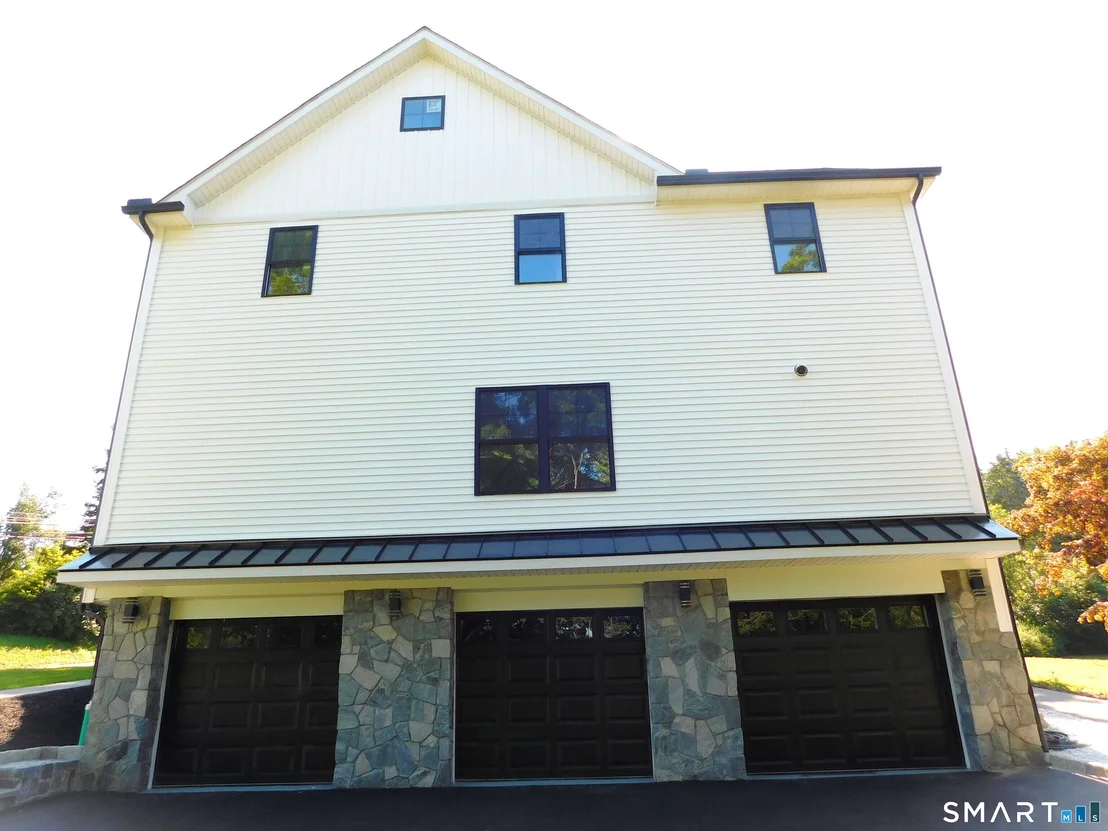 Photo of 60 Mohegan Road