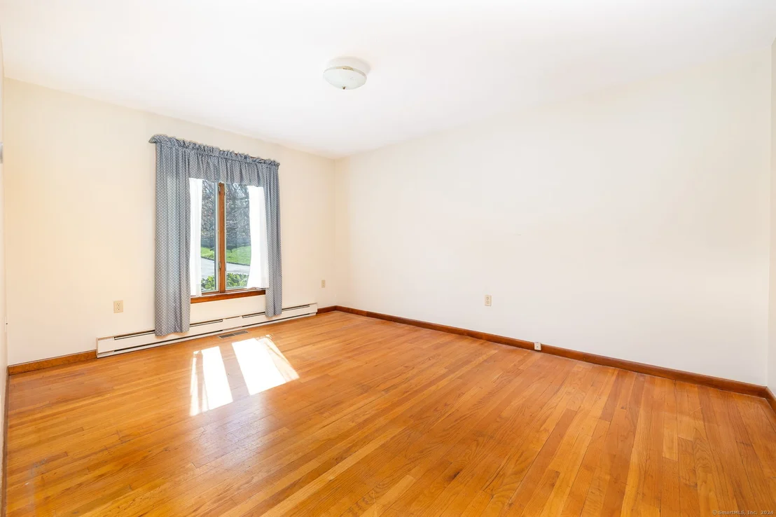Photo of 106 Juniper Lane