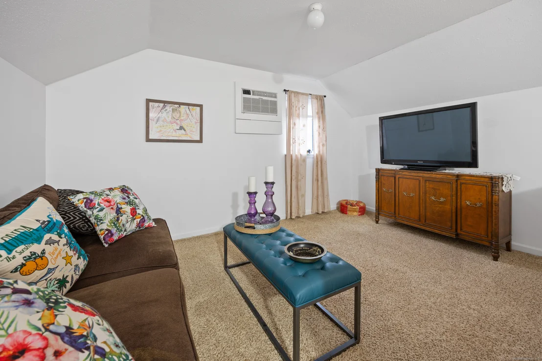 Photo of Unit APT56 at 7 Taft Point