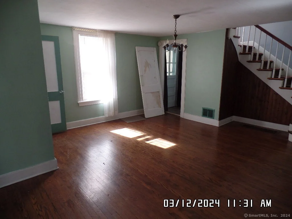 Photo of 595 Litchfield Road