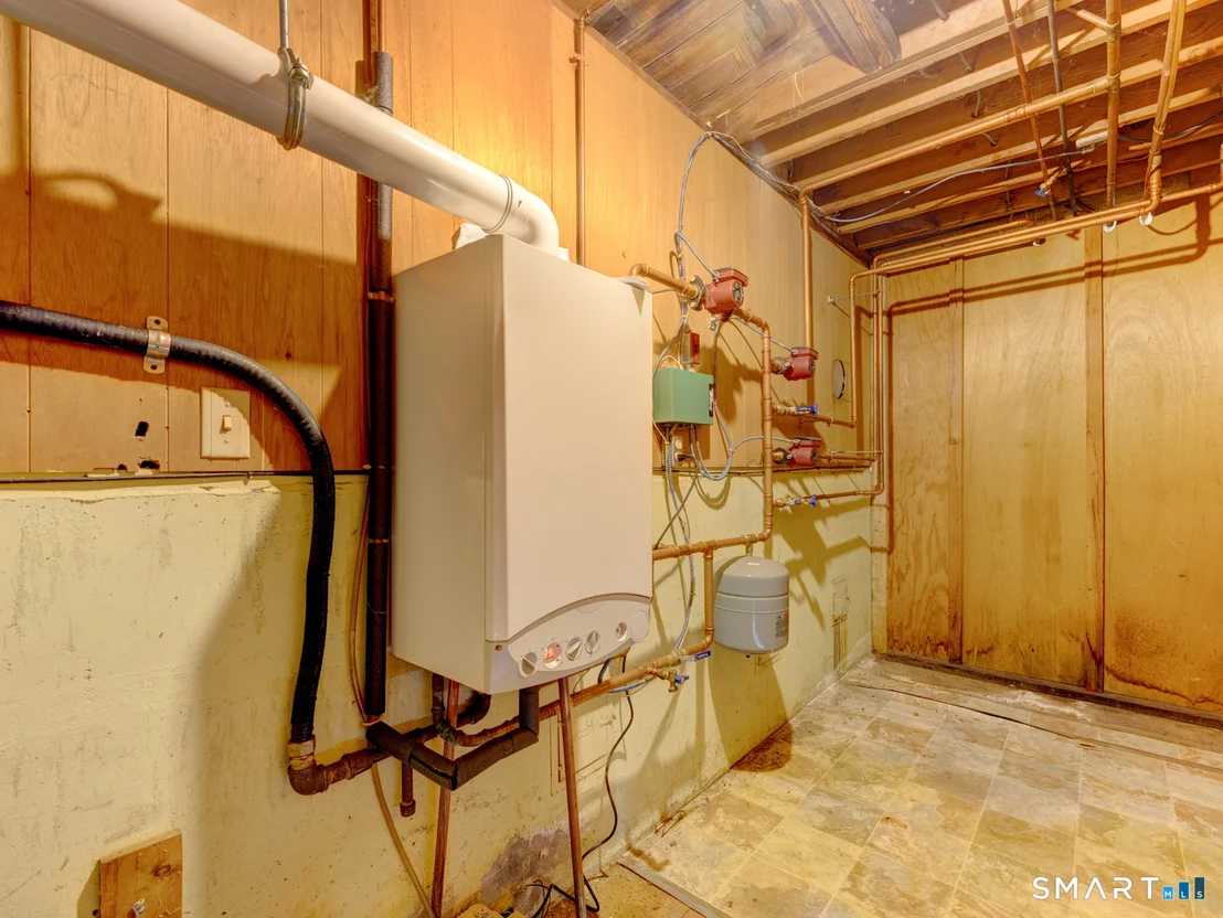 Photo of 284 Chestnut Hill Road