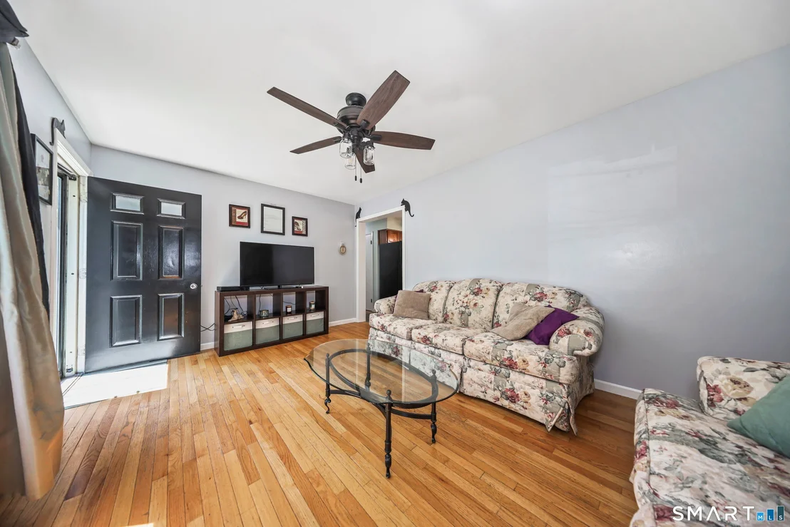 Photo of 49 Schenck Lane