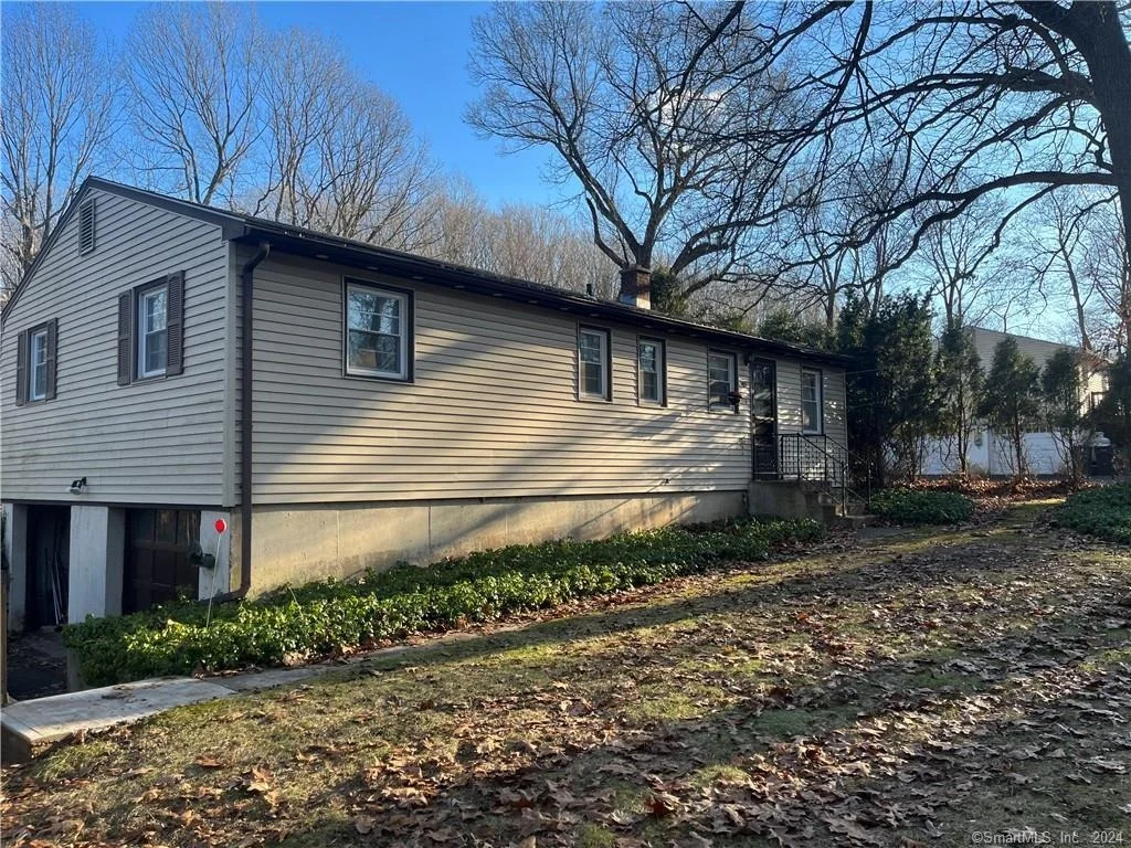 Photo of 1195 Summit Road