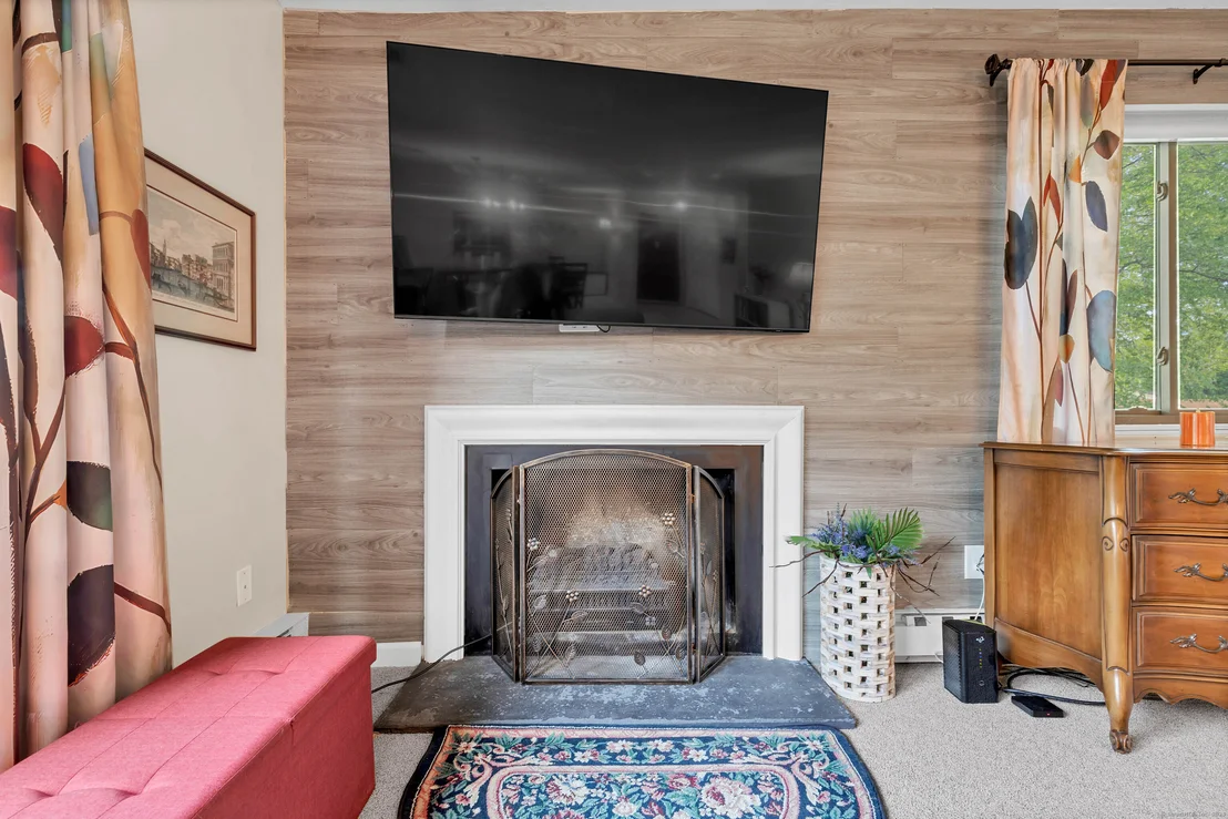 Photo of Unit APT9B at 91 Riverview Road