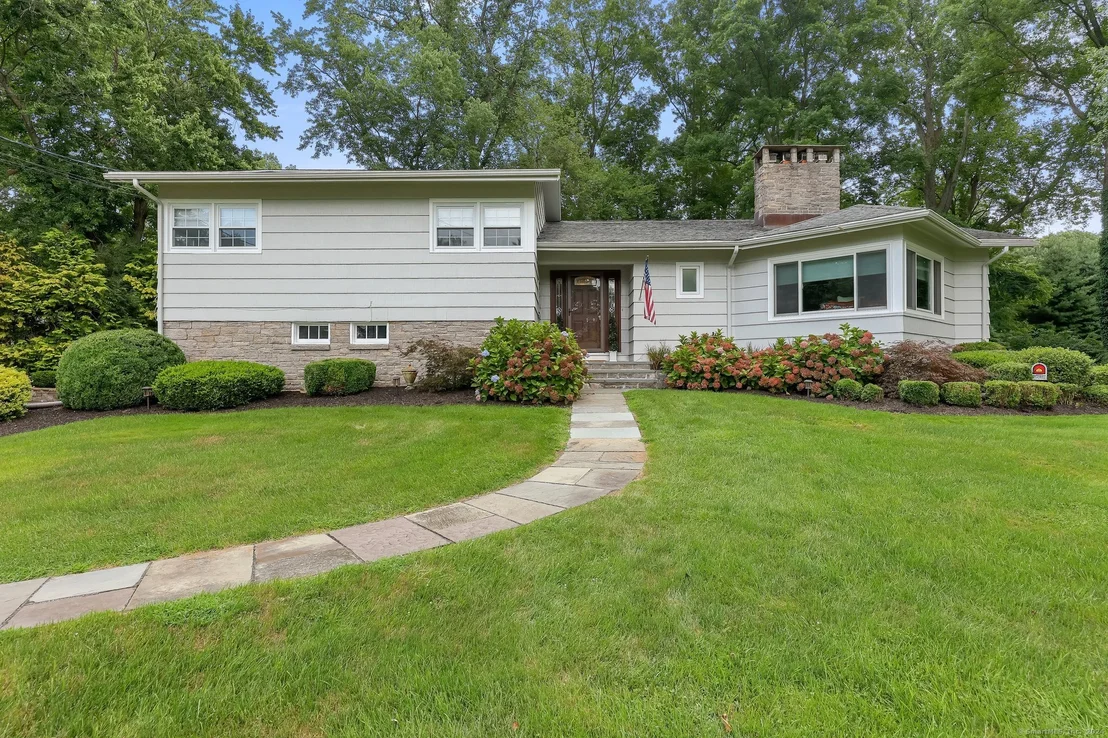 Photo of 109 Meadowcrest Drive