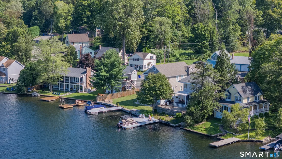 Photo of 325 Wakefield Boulevard