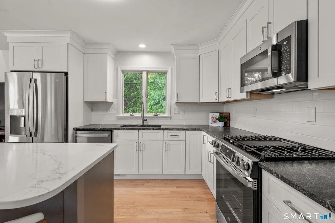 Photo of 440 Lakeview Drive