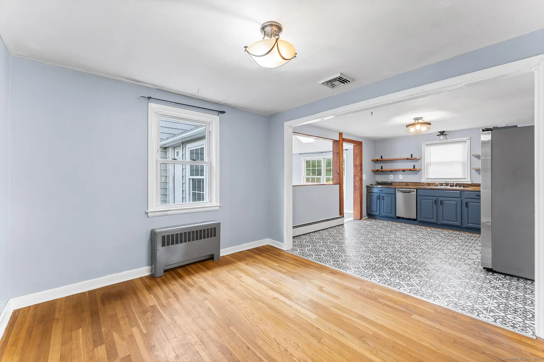 Photo of 165 Giddings Avenue