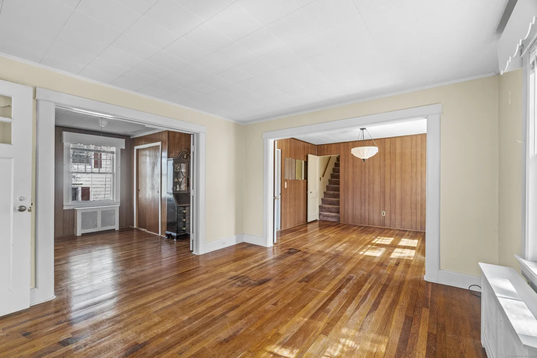 Photo of 143 Highview Avenue