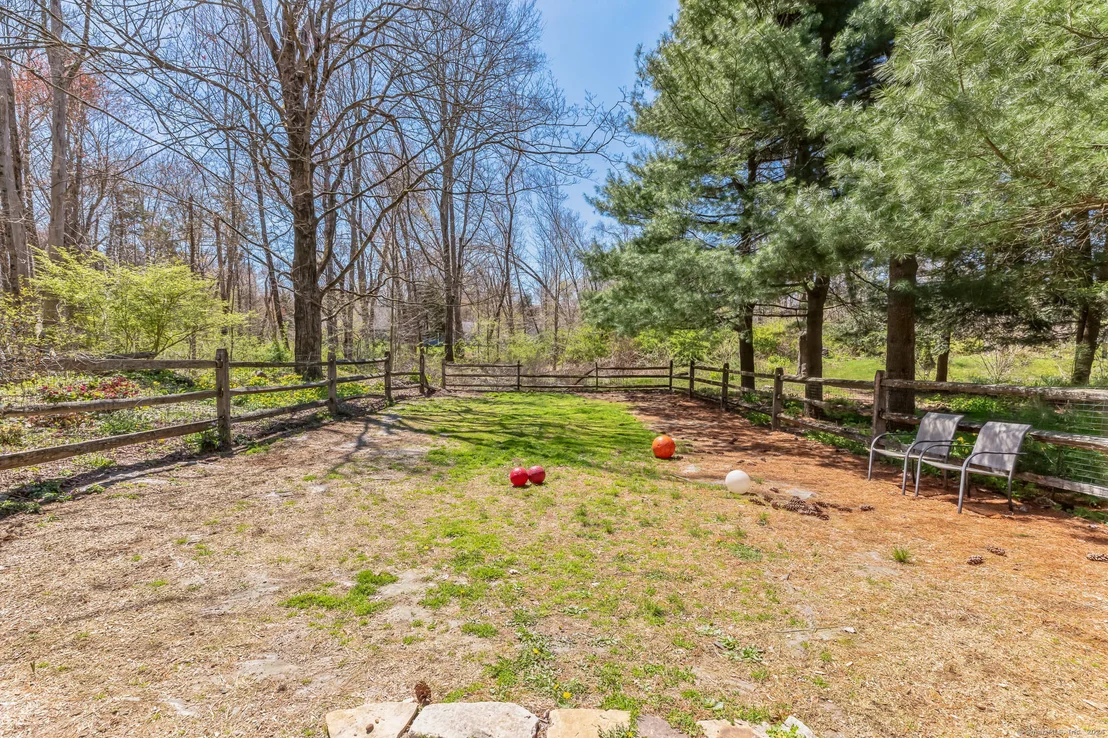 Photo of 385 Hillfield Road