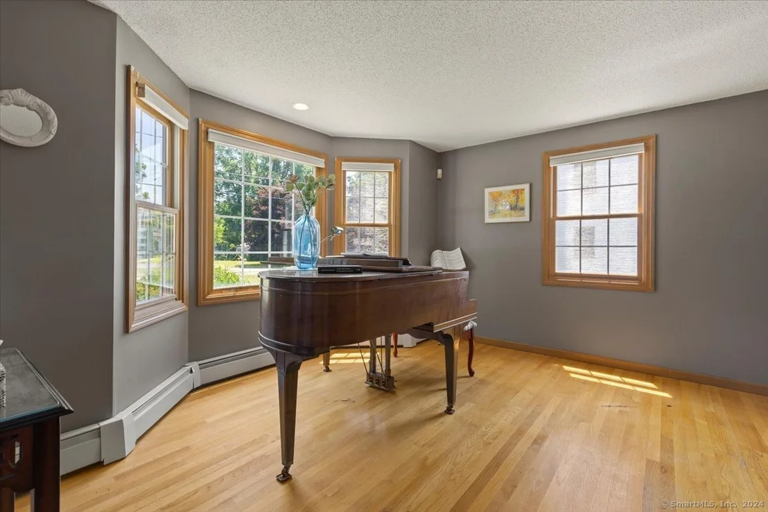 Photo of 461 Addison Road