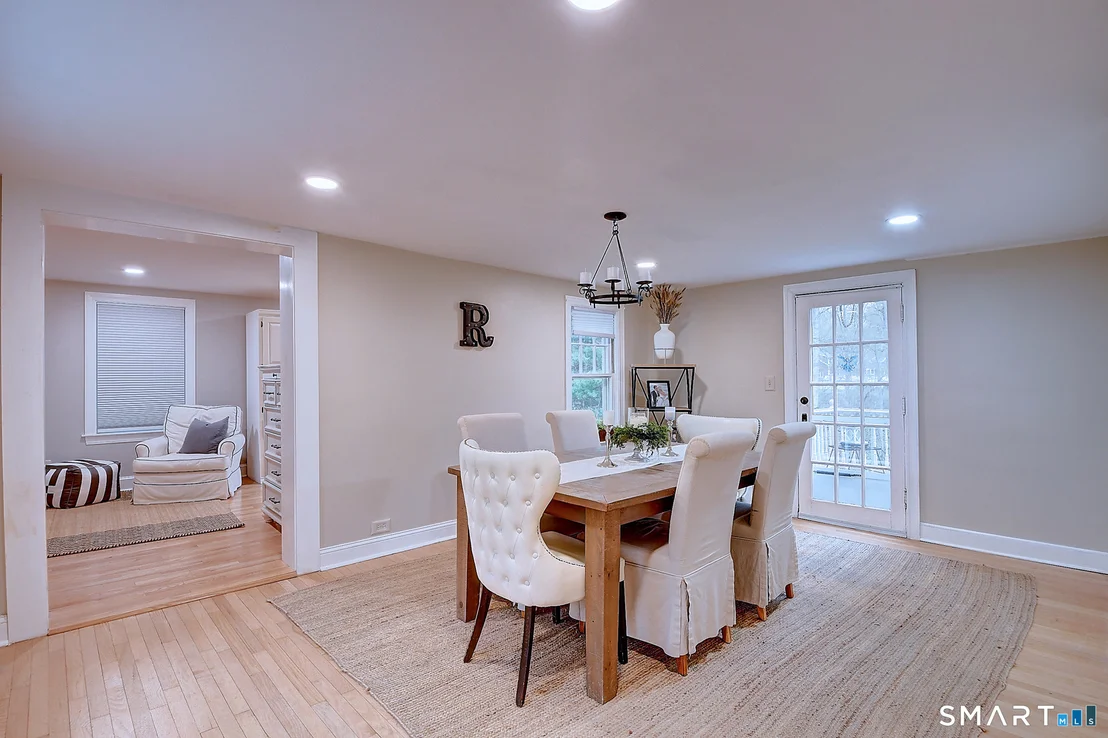 Photo of 27 Chestnut Hill Road