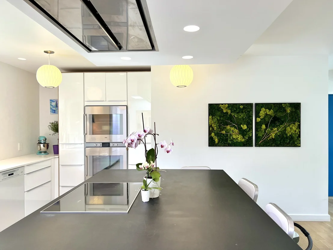 Photo of 160 Catalpa Road