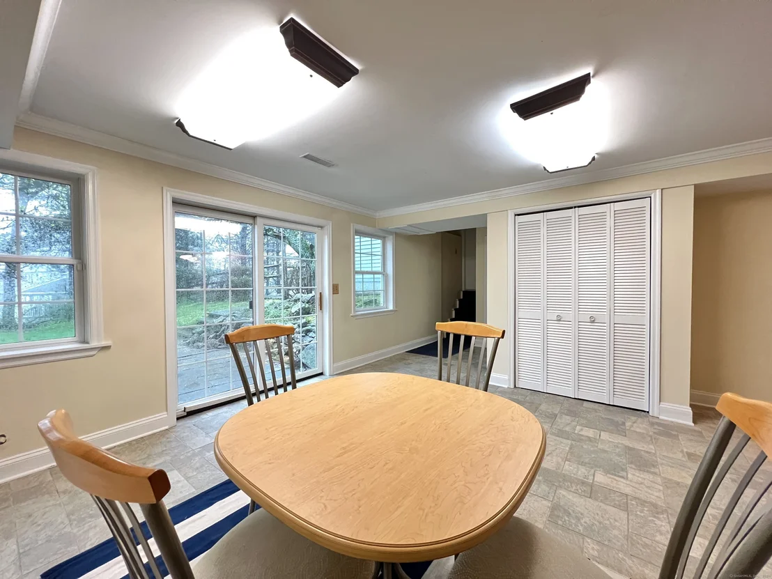 Photo of 320 Westport Road