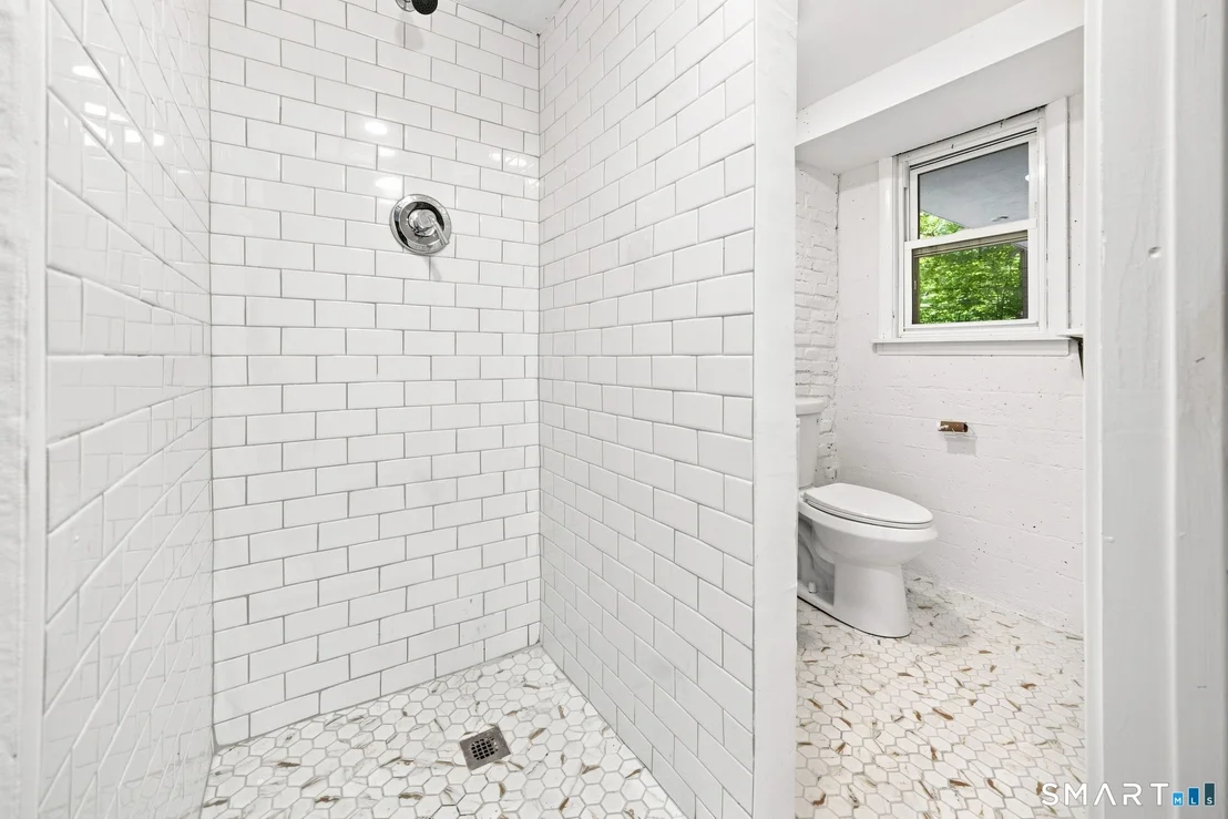 Photo of 87 Kenmore Road