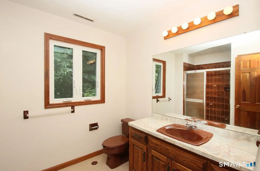 Photo of 328 Saybrook Road