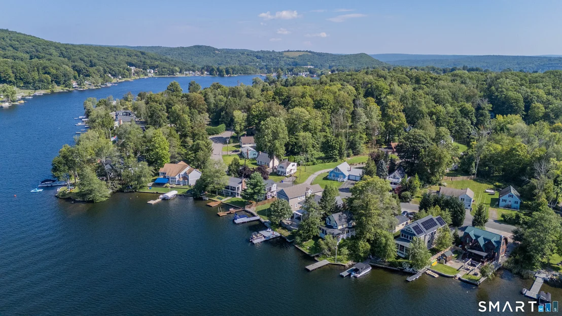 Photo of 325 Wakefield Boulevard