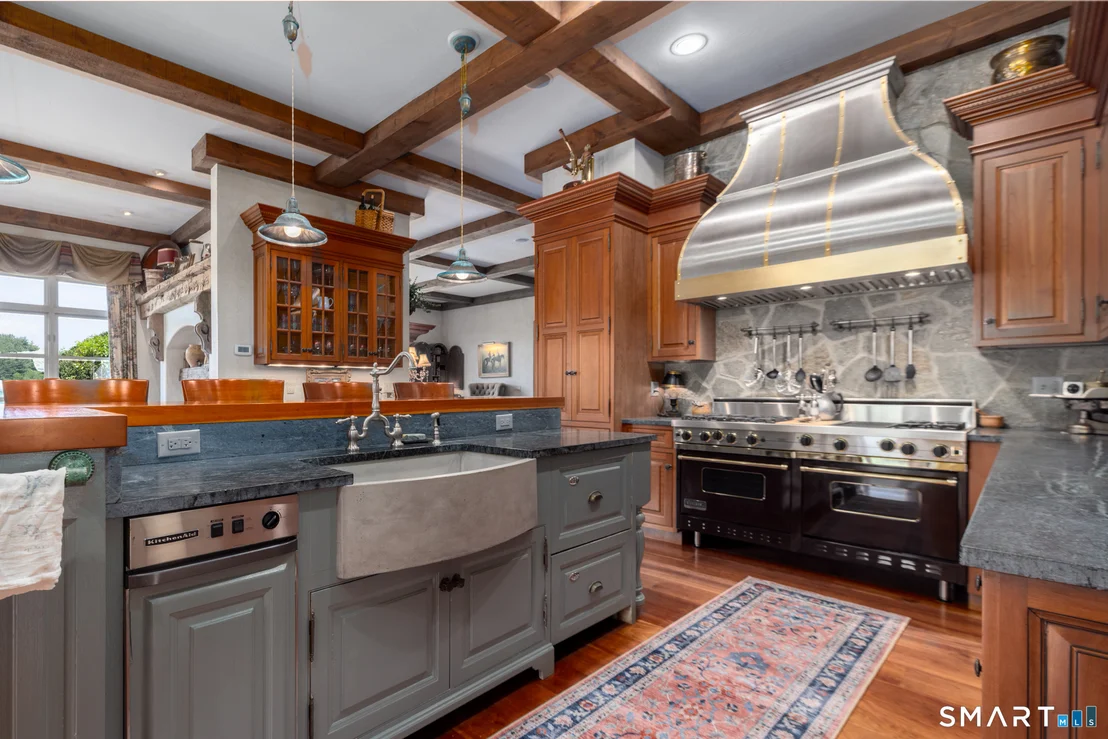 Photo of 7 Equestrian Ridge Road