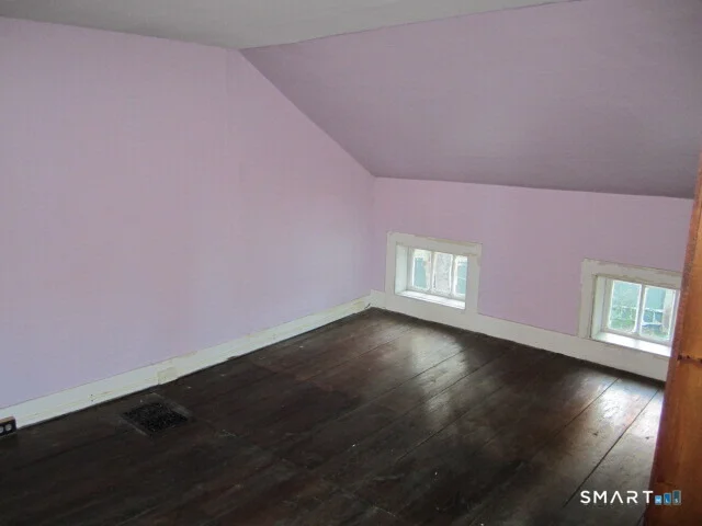 Photo of 1085 Main Street
