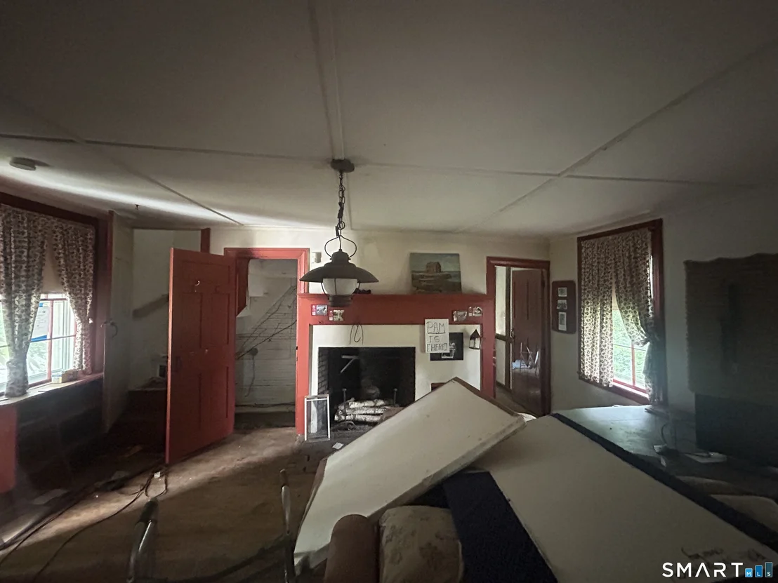 Photo of 433 Simsbury Road