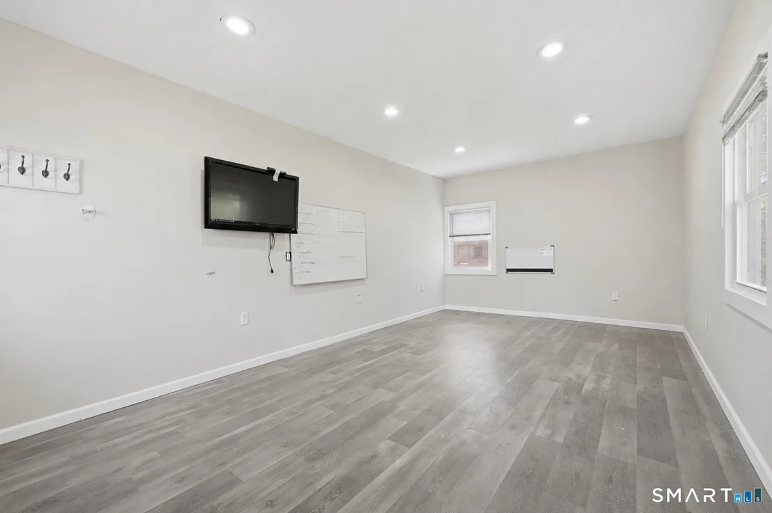 Photo of 649 Maple Avenue