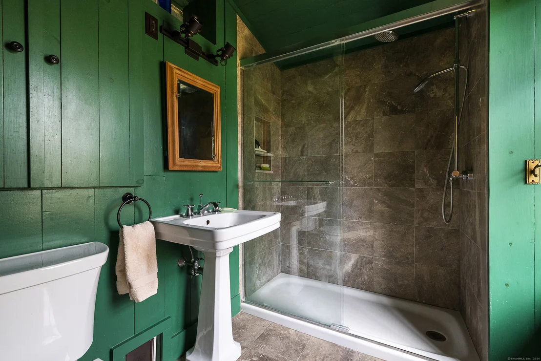 Photo of 126 Beaver Brook Road