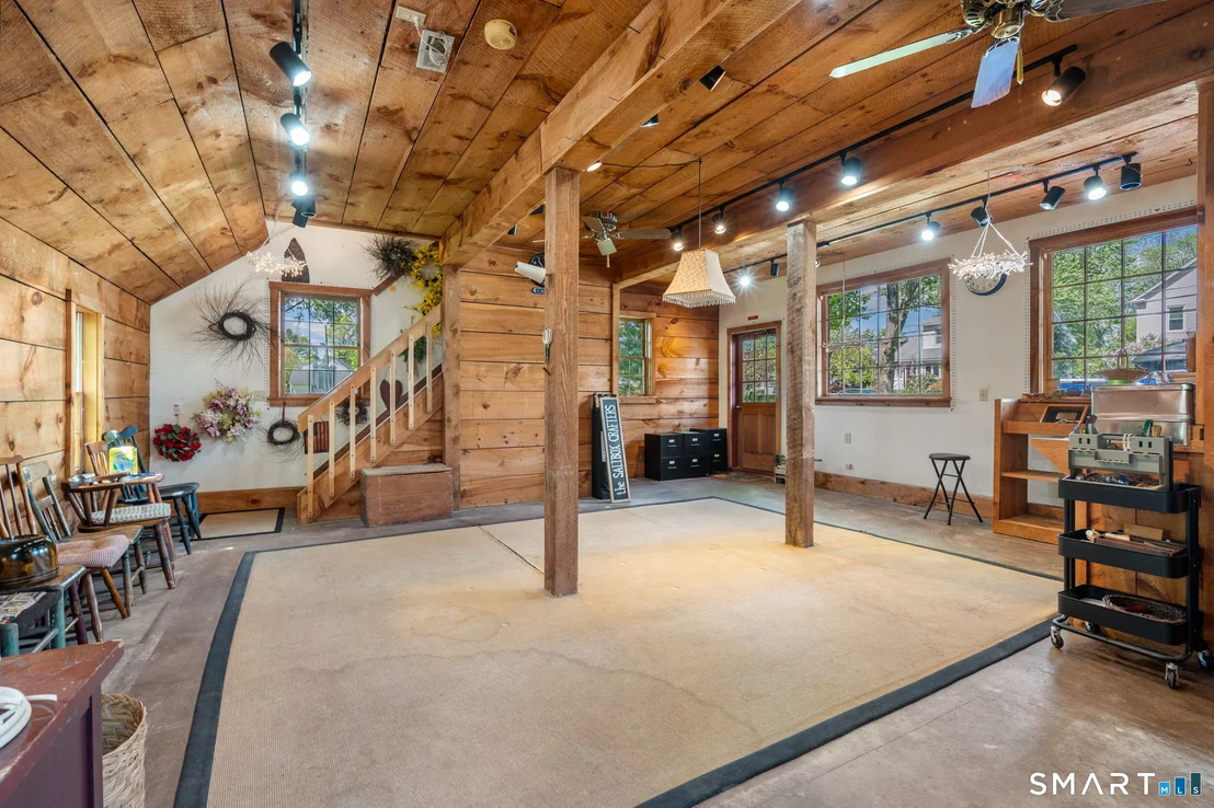 Photo of 921 Thompsonville Road