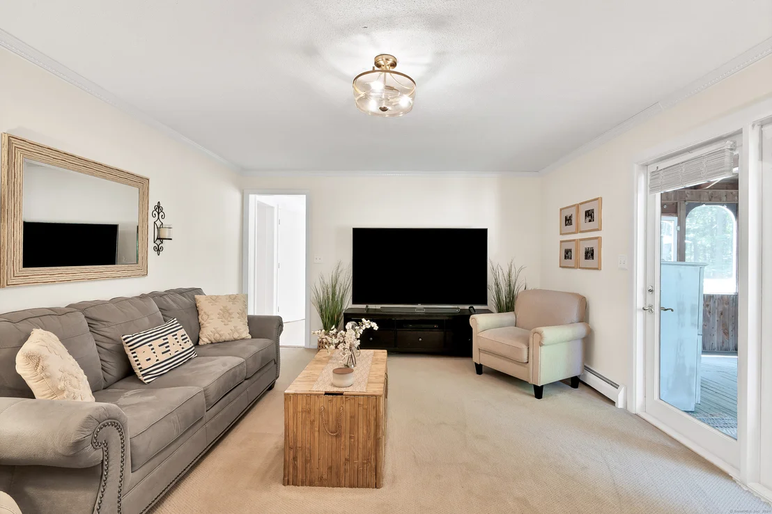 Photo of 302 Quarry Brook Drive