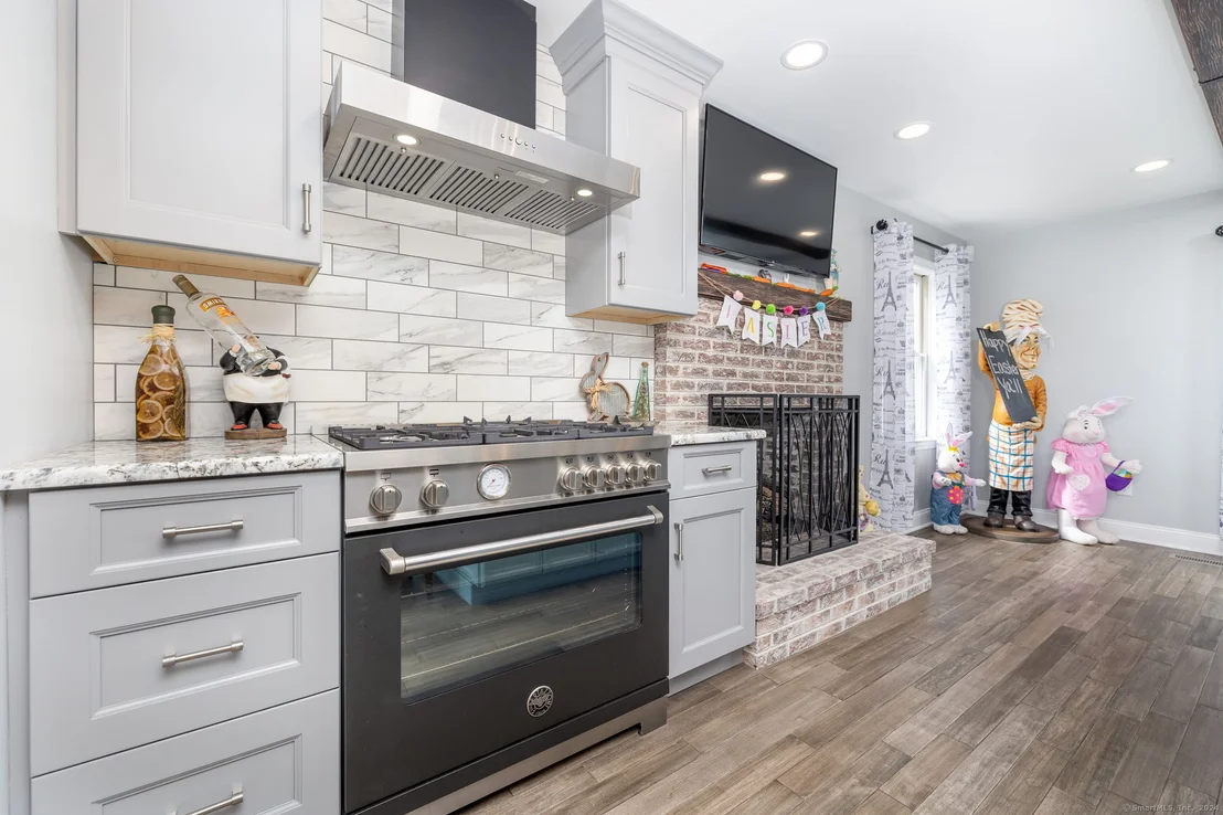 Photo of 115 Lakewood Circle