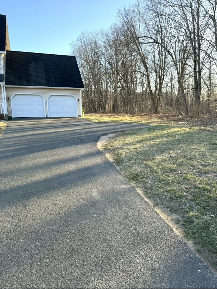 Photo of 387 Rainbow Road