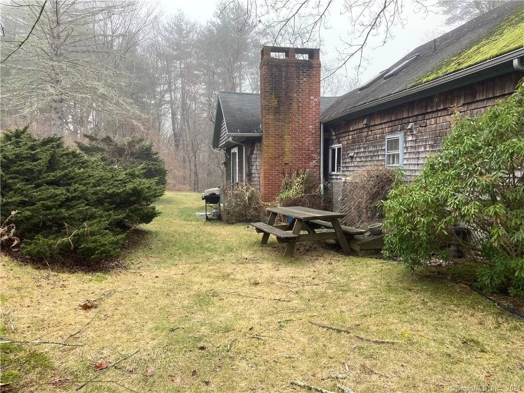 Photo of 319 Mashentuck Road