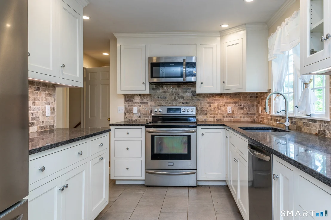 Photo of 124 Botsford Hill Road