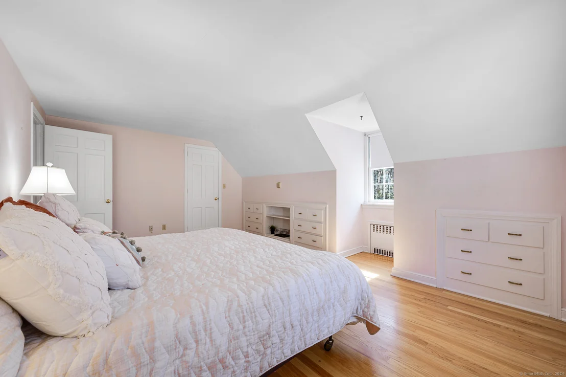 Photo of 341 Greenwoods Road