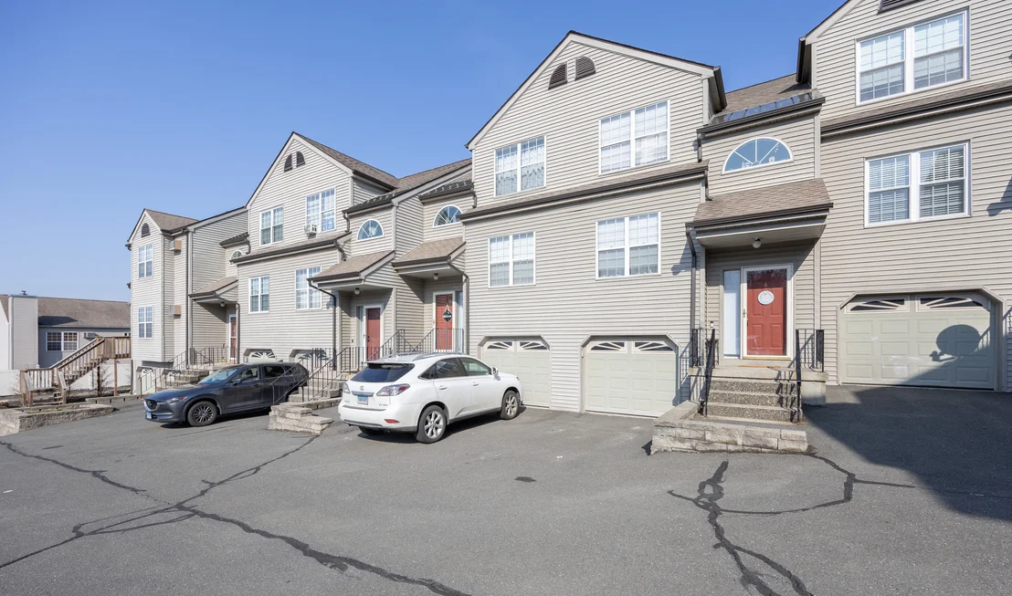Photo of Unit APT6 at 10 Taft Point
