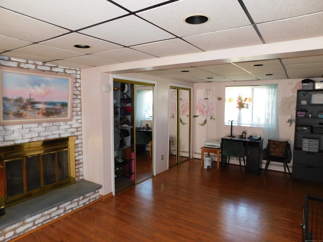 Photo of 212 Willowcrest Drive