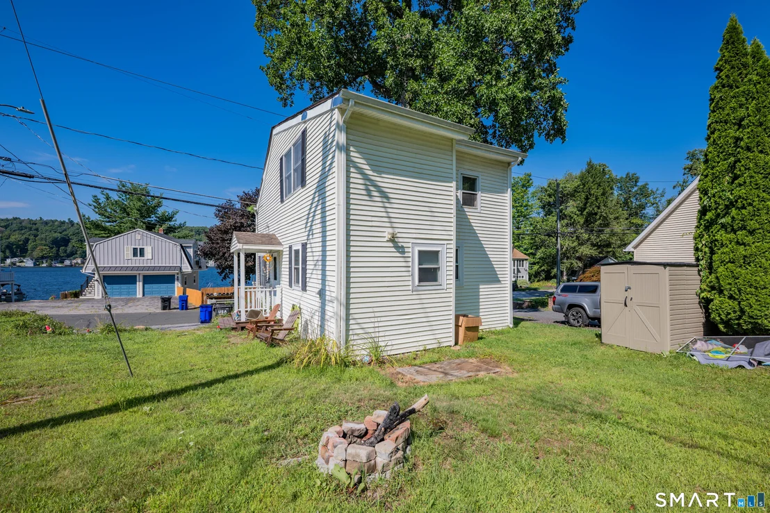Photo of 325 Wakefield Boulevard