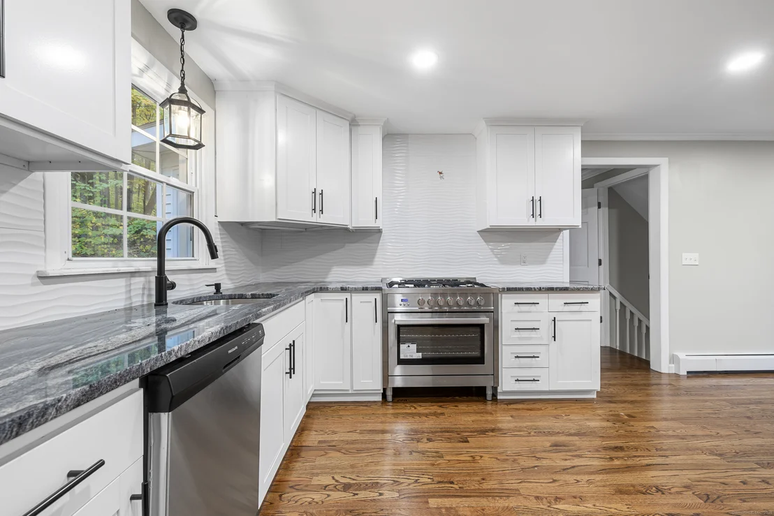 Photo of 545 Simsbury Road