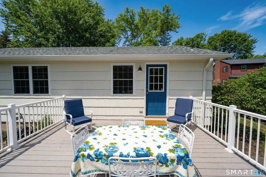 Photo of 23 Meadowood Lane
