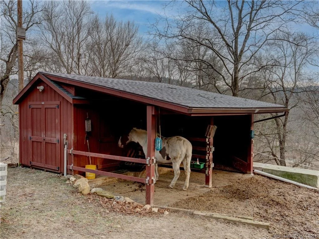 Photo of 880 South Road