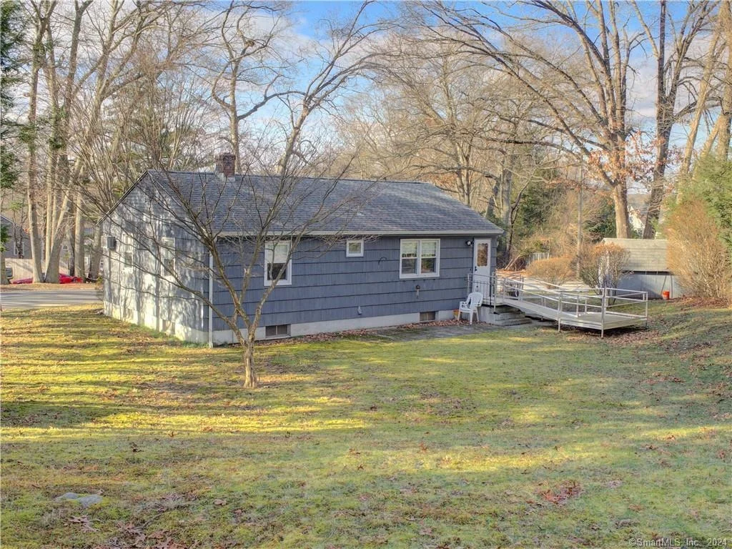 Photo of 183 Holbrook Avenue