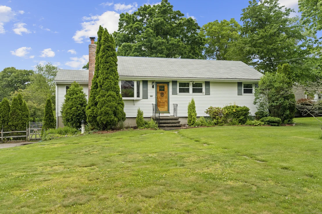 Photo of 252 Lakeview Drive