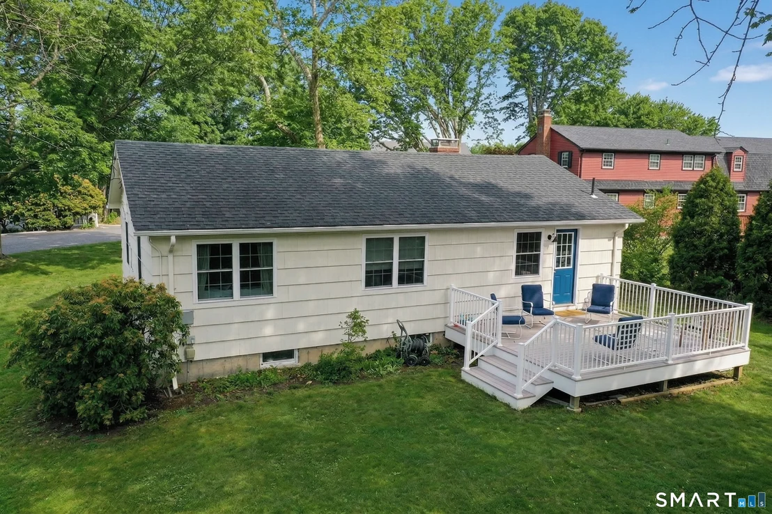 Photo of 23 Meadowood Lane