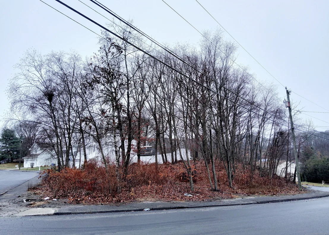 Photo of Oakcrest Circle