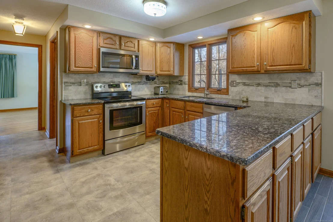 Photo of 1352 Wolf Hill Road