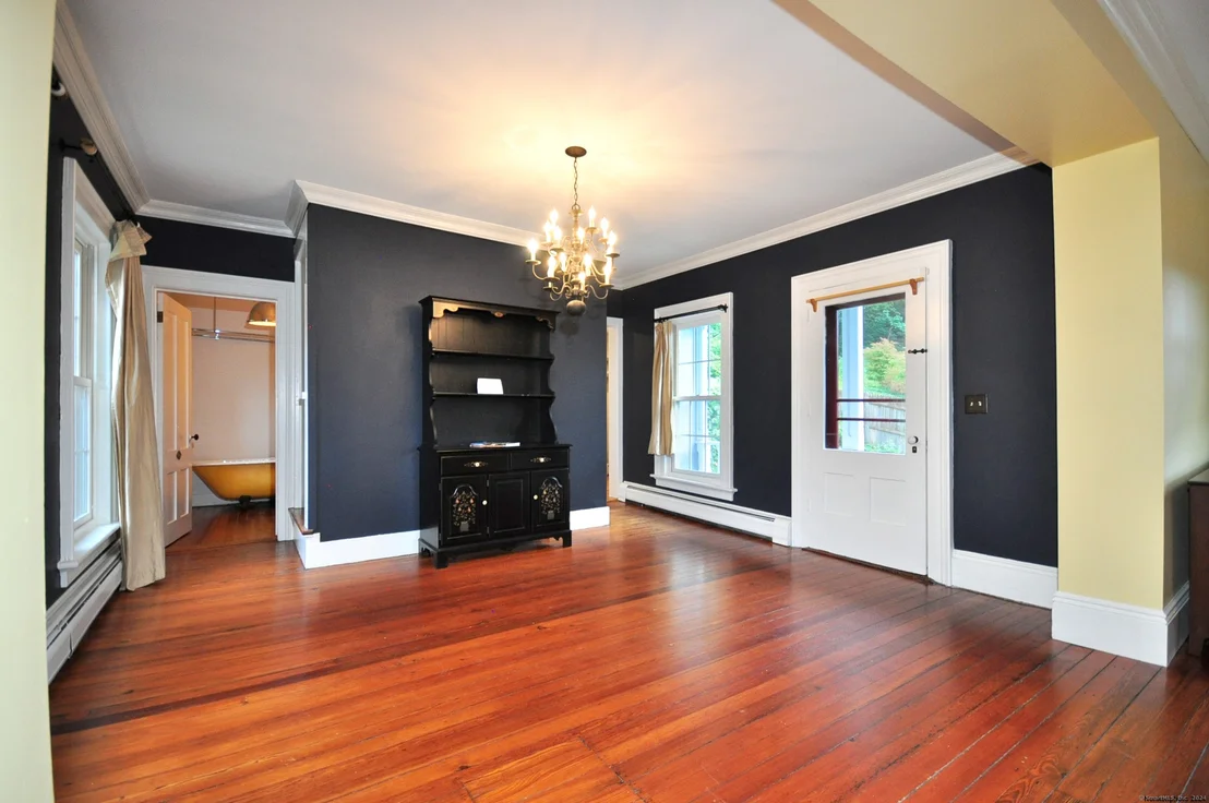 Photo of 19 Maple Avenue