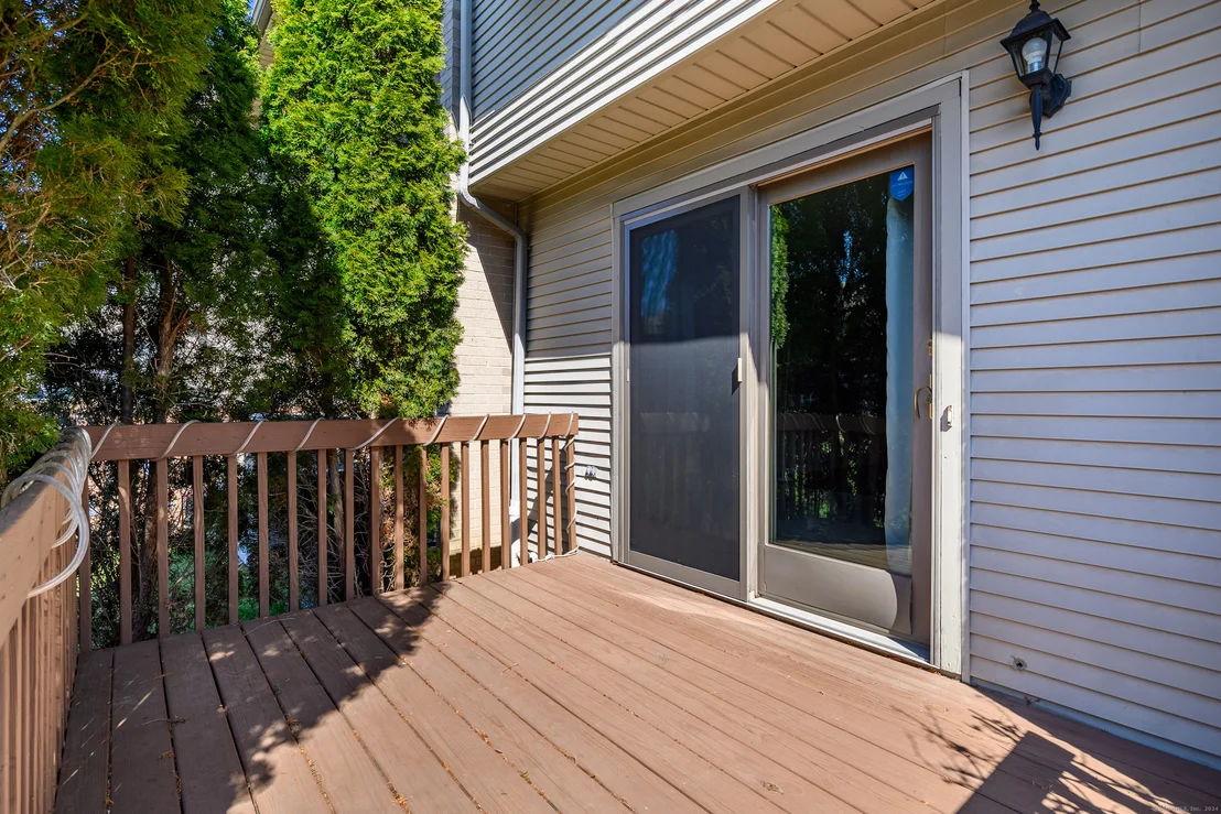 Photo of Unit APT41 at 827 Oronoke Road