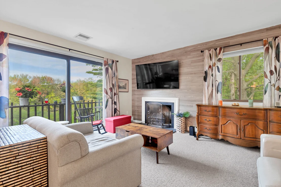 Photo of Unit APT9B at 91 Riverview Road